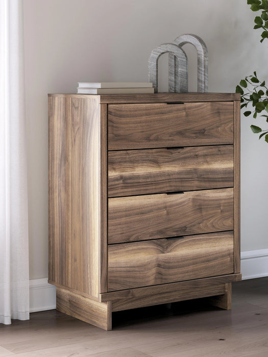 Zadilyn Chest