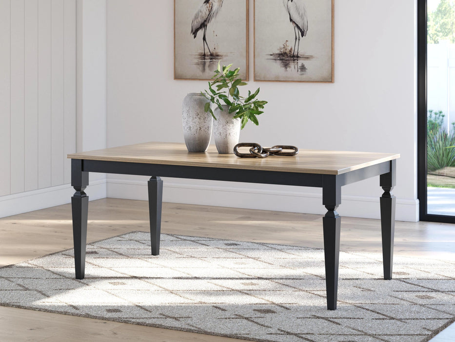 Plazaton Dining Table