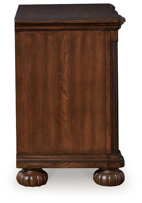 Lavinton Nightstand