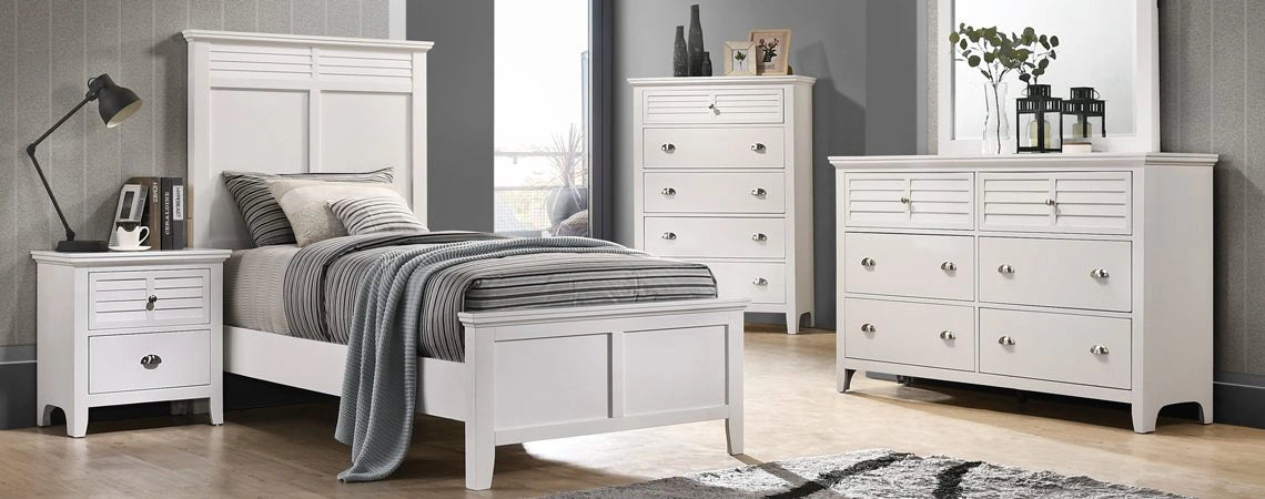 Cottage Bay White Queen Bed, Dresser, Mirror